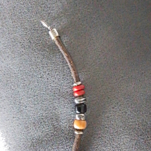 Lederarmband braun mit perlen - mit,